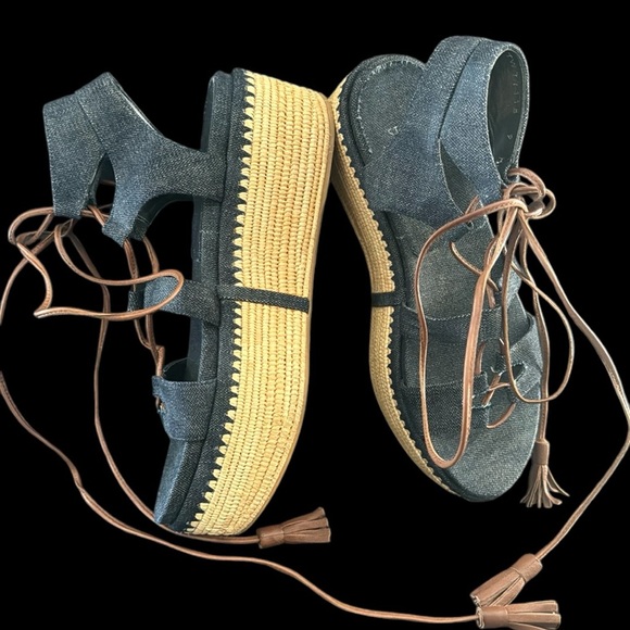 Stuart Weitzman Romanesque Lace-Up Platform Sandal 9 - Picture 4 of 16